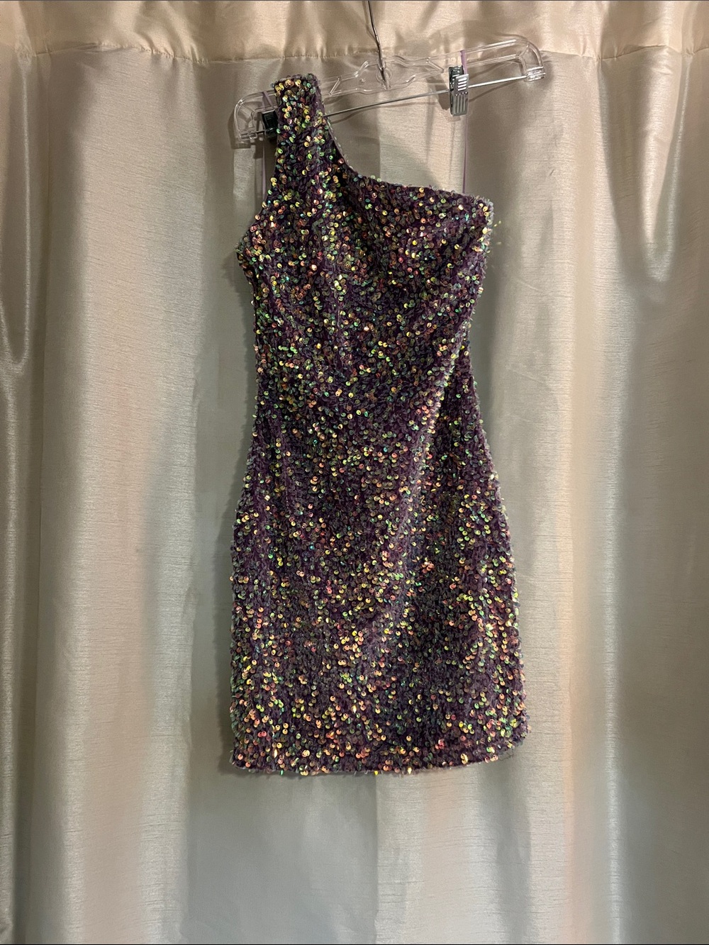 One-Shoulder Sequin Party Dress in Iridescent Purple